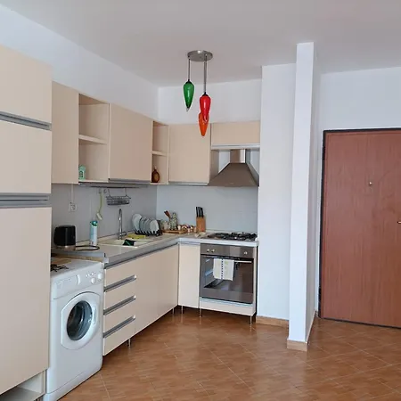 Flori Apartment * Golem